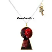 DISNEY COUTURE Tom Binns Alice in Wonderland TALKING FLOWER Necklace Faux Pearl
