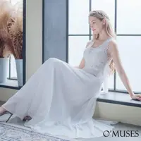 在飛比找momo購物網優惠-【OMUSES】雪紡露背伴娘婚紗白色長禮服19-2025(S