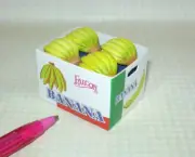 Miniature Case of Bananas (1 9/16" x 1 3/16" x 1 1/16"): DOLLHOUSE 1:12 Scale