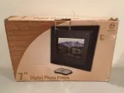 Digital Labs K101 7" Ultra Slim Digital Picture Frame Complete in Original Box!