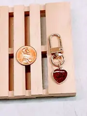 BAG CHARM OR ZIPPER PULL CARM RED SPARKLE ENAMEL HEART GOLD TONE HARDWARE