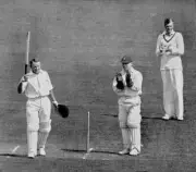 Australia's Don Bradman Acknowledges The Cheers 1930 Old Cricket Photo
