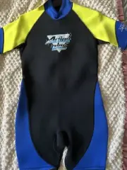 Short Sleeve Back Zip Wet Suit Guard Surfing Beach L NWT