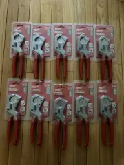 10 MILWAUKEE 1” PEX AND TUBING CUTTER #48224204