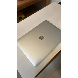 女用二手蘋果apple MacBook Pro 2017筆電，換機便宜出售