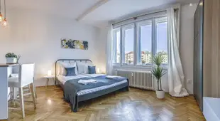 Modern Sunny Studio at the Heart of the City