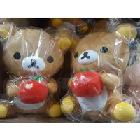 在飛比找蝦皮購物優惠-Rilakkuma 拉拉熊娃娃 拉拉熊抱蘋果水果拉拉熊娃娃1