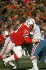 New Engalnd Patriots John Hannah in action blocking vs Houston Oil- Old Photo