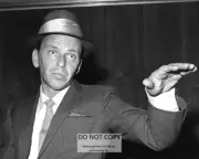 FRANK SINATRA LEGENDARY ENTERTAINER RAT PACK - 8X10 PUBLICITY PHOTO (AZ298)