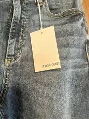 WOMENS JUNIORS sz 7 W28 SNEAK PEEK JEANS COMFORT BLUE DENIM High Rise NWT