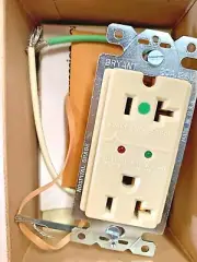 Bryant Duplex Receptacle SP83LI, Ivory Qty 10