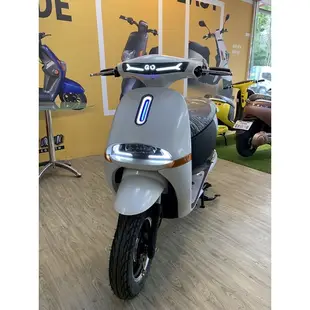 （CWJJ光頭MOTO電動自行車）gogoro樣式 免駕照 自行在家充電 免月租 可掛牌上路