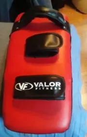 Valor Fitness Punching Guard/Focus Mitt NEW