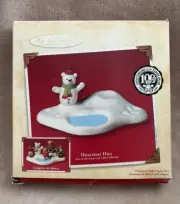 HOLLYDAY HILL 2002 HALLMARK KEEPSAKE ORNAMENT NIB
