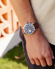 [Tommy Hilfiger] Tommy Hilfiger Men's Trent Leather Watch in Tan/Navy One Size Tan/Navy