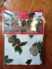 Lenox Christmas Holidays Tablecloth Linen