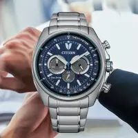 在飛比找momo購物網優惠-【CITIZEN 星辰】光動能三眼計時手錶-44.75mm(