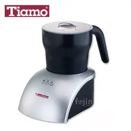 《福璟咖啡》Tiamo 不沾鍋壺身冰熱兩用電動奶泡壺-銀 110V(HG2409)