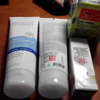 在飛比找蝦皮購物優惠-AVON雅芳理膚修護沐浴乳250ml/2018012、源萃輕