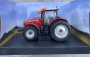 Massey Ferguson 8680 Tractor 1/32 Universal Hobbies