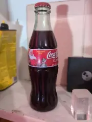 Christmas 1999 Coca-Cola Classic 8 Fl Oz Glass Bottle Full Santa Clause Vintage