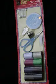 Hand SEWING REPAIR KIT Scissors Safety Pins 8 Colour Threads Needles All In One