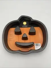 Wilton Halloween Pumpkin/Jack-O-Lantern Non-Stick Cake Pan