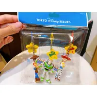 在飛比找蝦皮購物優惠-[東京迪士尼] 玩具總動員 胡迪、巴斯、翠絲吊飾 老物 插座