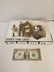 DML Dragon SOVIET TANK CREW, Plastic Model Kit, Scale 1:35 - NEW