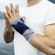 Bauerfeind ManuTrain Stabilizing Wrist Brace Right 6 Titanium