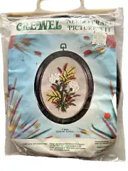 Crewel Needlecraft Embroidery Picture Kit Country Floral T-152B Oval Frame