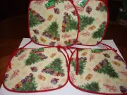 CHRISTMAS CHAIR CUSHIONS TREE RETRO PRINT NEW WITH TAGS SET OF 4