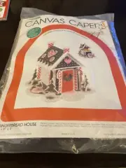 Leisure Arts Canvas Capers Christmas Gingerbread House 8”x 9”x 9” Sealed NIP 421