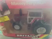 Britains Massey Ferguson 2590 Tractor1/32 Plastic 3680 TRACTOR VINTAGE Box Wear