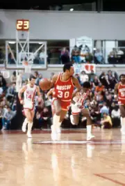Allen Leavell of the Houston Rockets d1980's Basketball photo 1