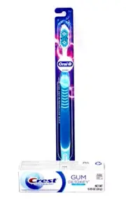 Oral-B Soft Toothbrush&Crest Gum Detoxify Toothpaste,Green,Vivid Whitening,USA