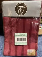 Trendex Home Oblong Tablecloth 60" x 84” Ruby Red Christmas NIP New