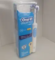 Oral-B Vitality Plus 2D Pro White Electric Toothbrush with 2 Refills - White