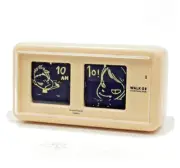 Yoshitomo Nara Walk On Flip Clock TWEMCO Beige Art Table Clock Japan Lammfromm