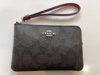 在飛比找Yahoo!奇摩拍賣優惠-Coach Metallic Signature Corne