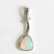 14CT 14K SOLID WHITE GOLD AUSTRALIAN WHITE / LIGHT OPAL PENDANT WITH DIAMONDS