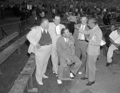 Johnny Perkin, Pepper Martin, Dizzy Dean, and Bob O'Farrell 1935 OLD PHOTO