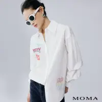 在飛比找momo購物網優惠-【MOMA】率性英文印字長版襯衫(白色)