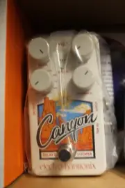 ELECTRO-HARMONIX Canyon Delay & Looper ELECTRIC Guitar EFFECTS Pedal MIB New