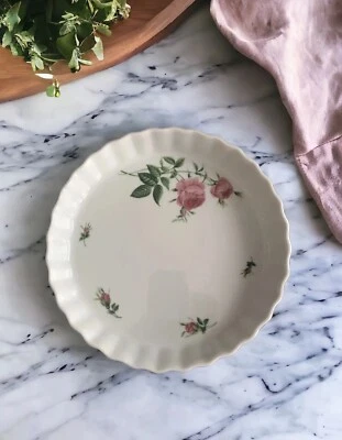 Christineholm Stoneware Fluted Quiche Pie Dish Rose Pattern Plate 9.5" Great
