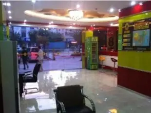 速8酒店泉州晉江機場和平北路店Super 8 Heping Jinjiang Airport North Road Branch