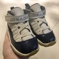 在飛比找蝦皮購物優惠-二手 AJ11 兒童球鞋 Air Jordan童鞋