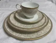 Mikasa Buckingham CAX04 5 piece place setting, Gold, New
