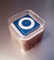 Blue Apple iPod Shuffle 4th Gen, 2GB