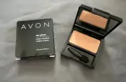 Avon Eye Gleam Cream Shadow. Bubbly Champagne
